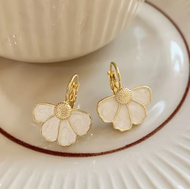 Gold Daisy Earrings