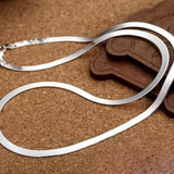 Minimal Flat Chain Necklace