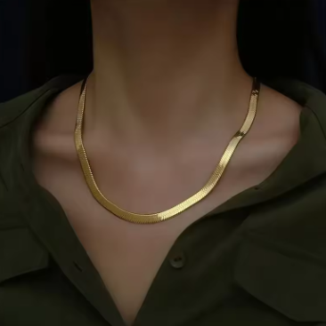 Minimal Flat Chain Necklace