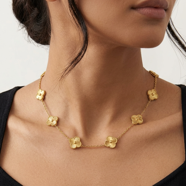 Minimalist 10-Leaf Clover Necklace
