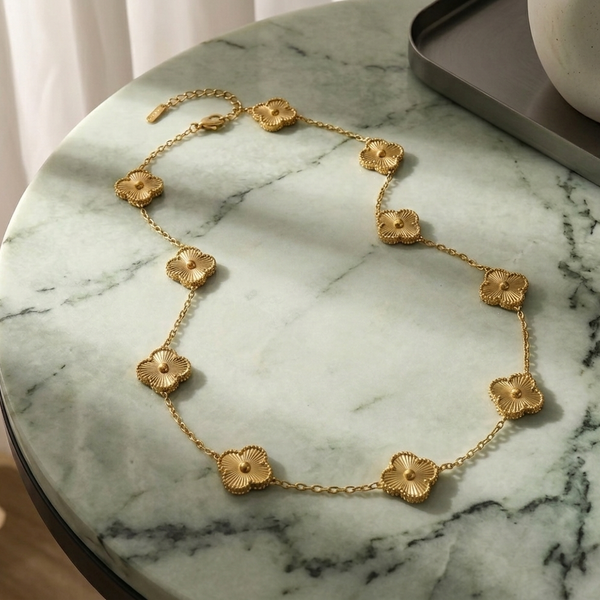 Minimalist 10-Leaf Clover Necklace
