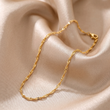 Minimal Gold Clavicle Chain